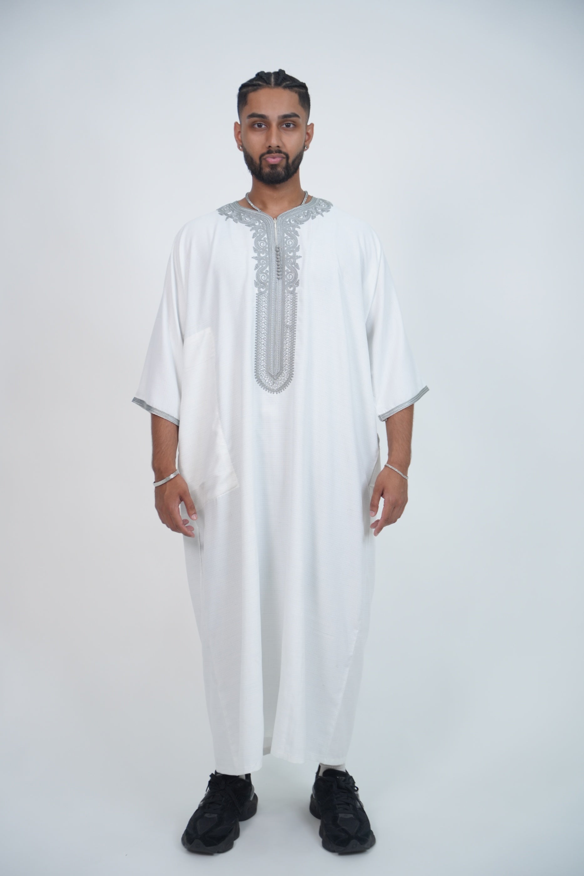 Yaqeen | يقين (White & Silver)